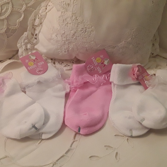 Other - NWT 5 PAIRS GIRLS DRESS SOCKS, SIZE  5 - 6.5